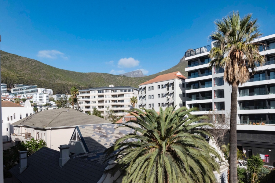 1 Bedroom Property for Sale in Sea Point Western Cape